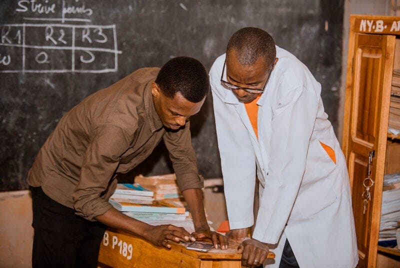 Demonstrating the Berulo App at a school desk